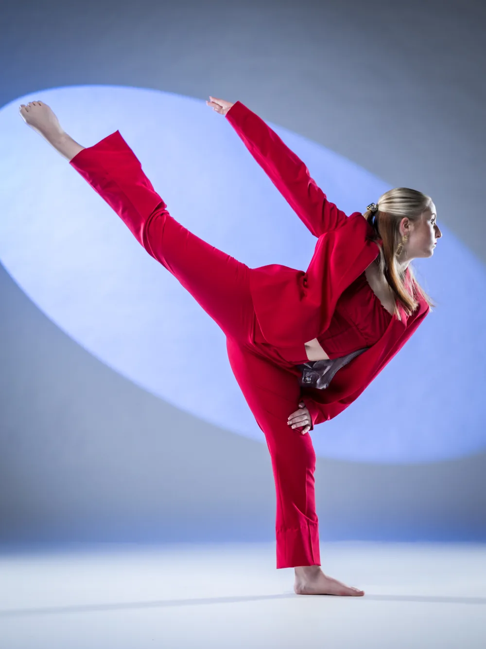 Arabesque, red suit